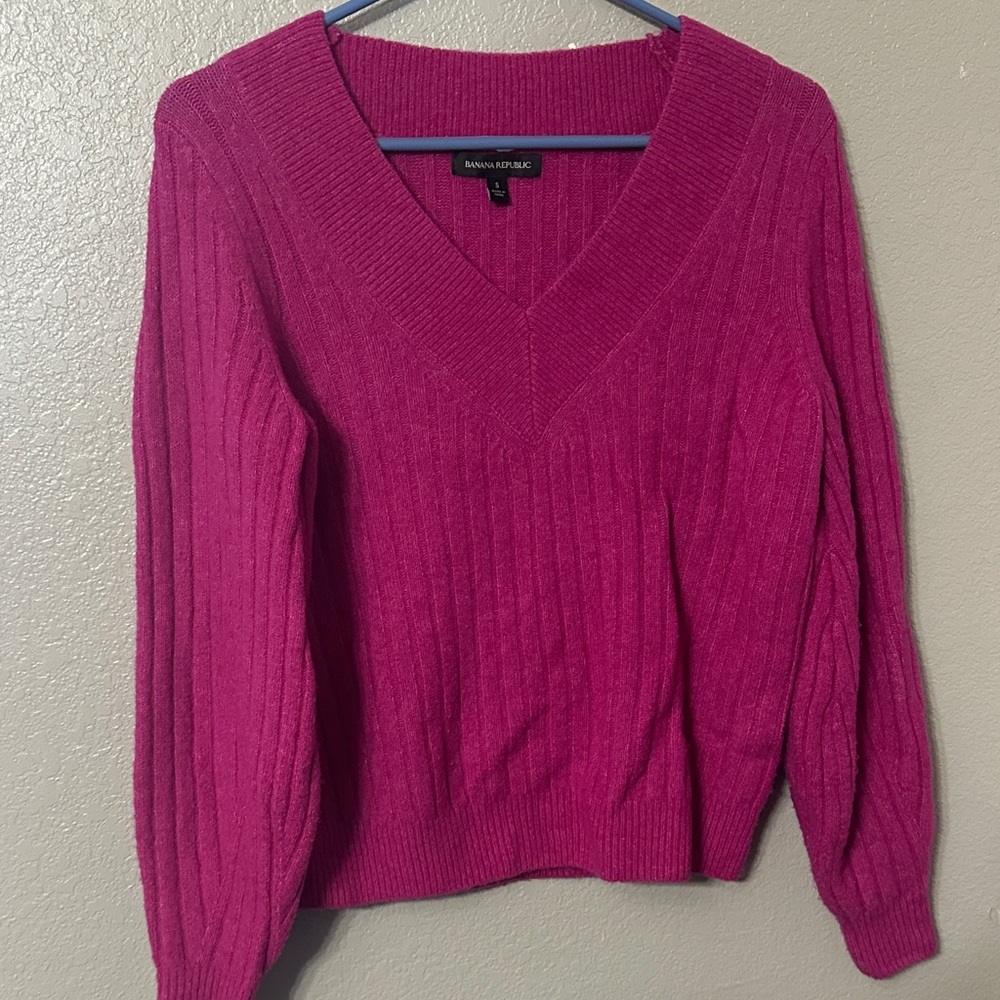 Banana Republic Fuchsia V-Neck Sweater